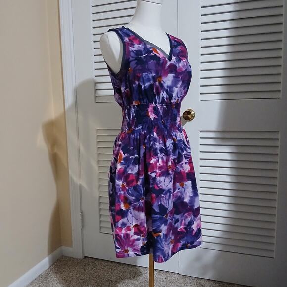 Simply Vera Vera Wang SP Sleeveless Fit-n-Flare V Neck Floral dress Knee-Length - Picture 6 of 15